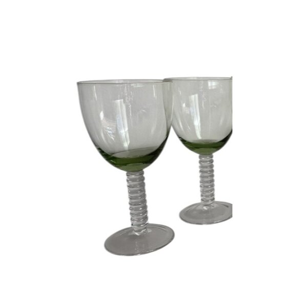 2 Green Stemmed Wine Glasses Wafer Design By Signature Rincon - Picture 3 of 8